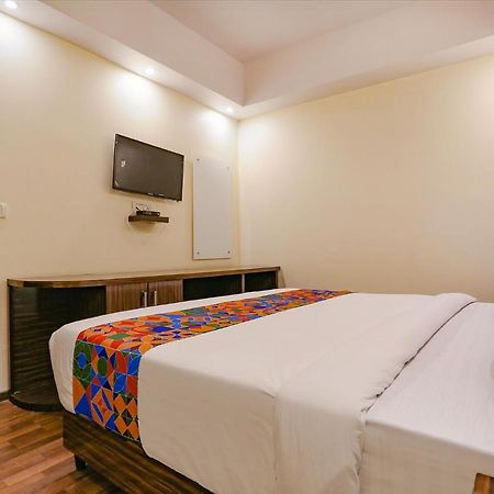 Fabexpress Kapashera Residency Near Igi Airport New Delhi Gurgaon Dış mekan fotoğraf