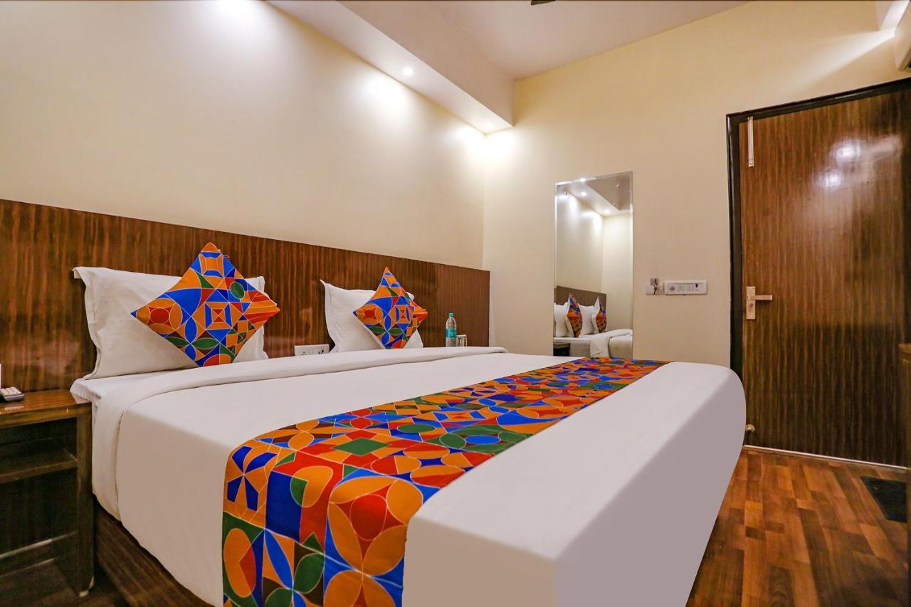 Fabexpress Kapashera Residency Near Igi Airport New Delhi Gurgaon Dış mekan fotoğraf