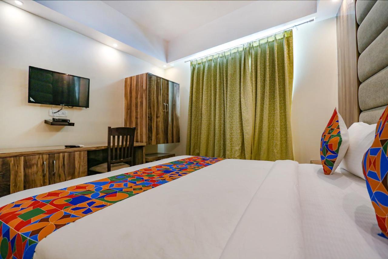 Fabexpress Kapashera Residency Near Igi Airport New Delhi Gurgaon Dış mekan fotoğraf
